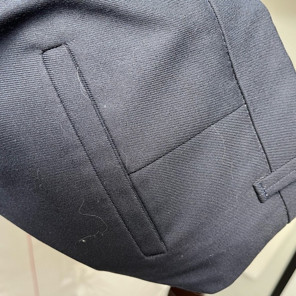 Very dark navy blue. Zara pants size M. - Picture 5 of 10